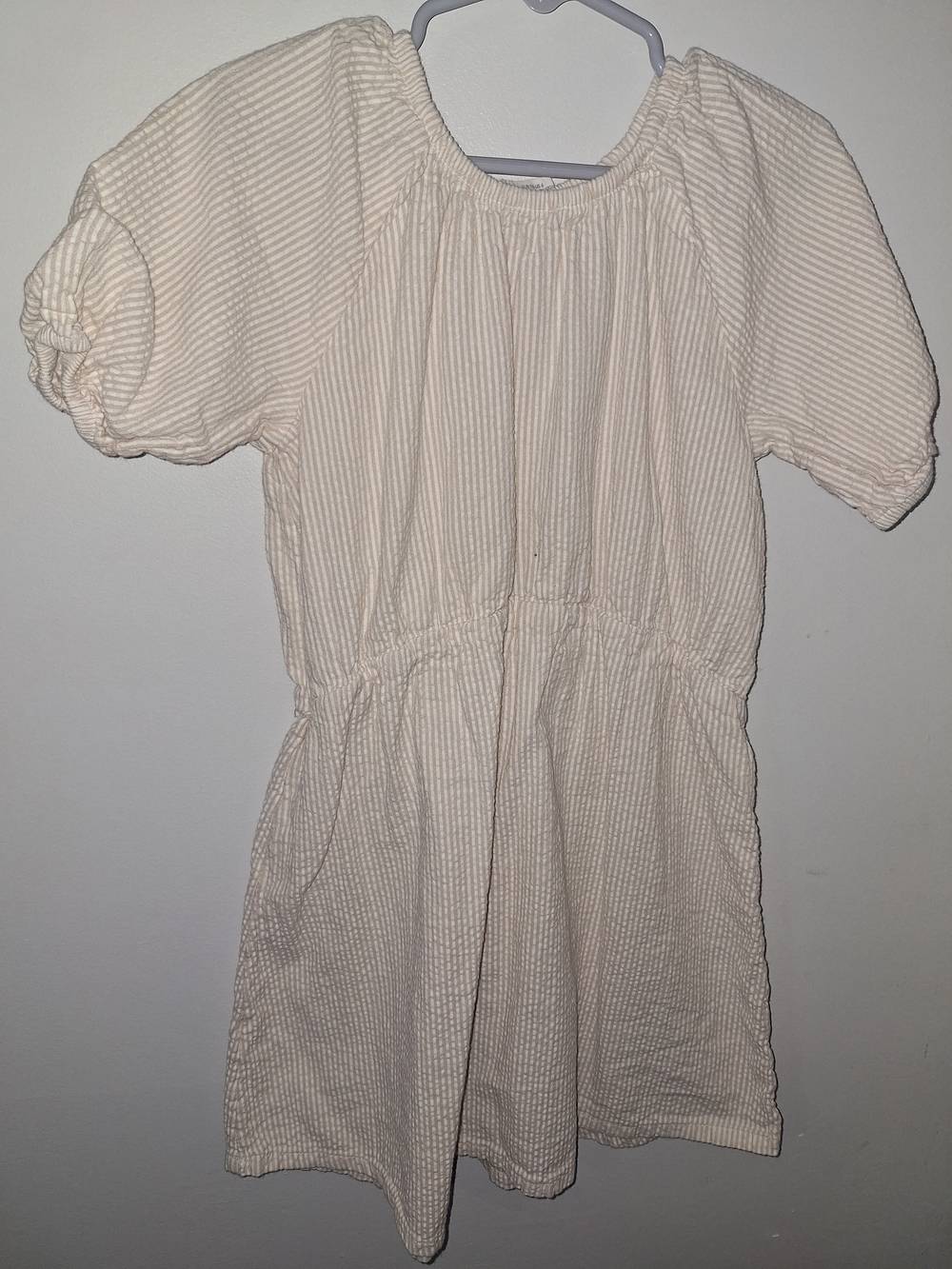 H&M Cream Short-Sleeve Seersucker Casual Dress
